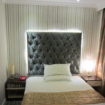 Jiujiu Holiday Hotel Sanghaj Kültér fotó