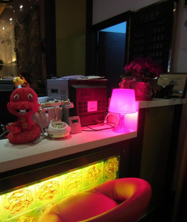 Jiujiu Holiday Hotel Sanghaj Kültér fotó