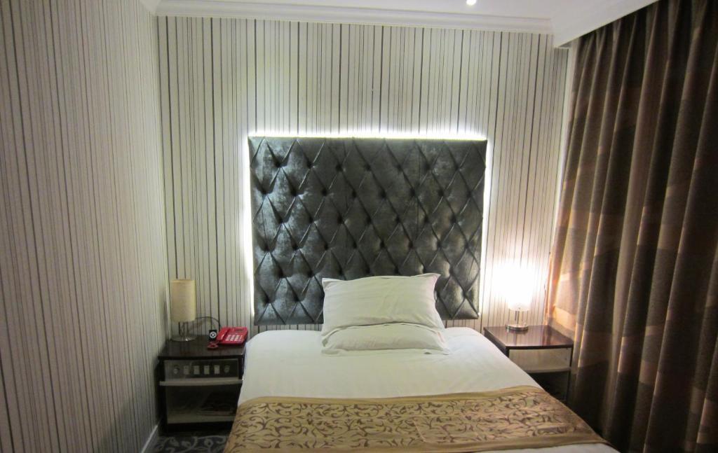 Jiujiu Holiday Hotel Sanghaj Kültér fotó
